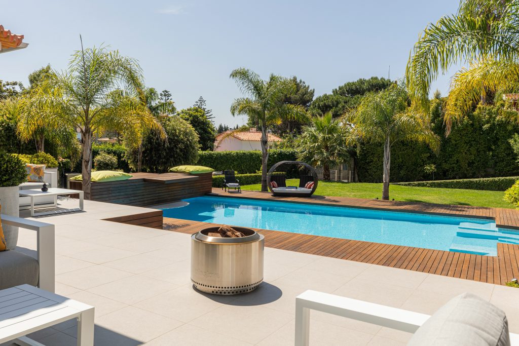 Slip-resistant decorative concrete pool deck in Orlando FL with stylish finish